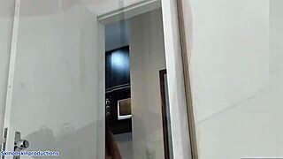 Ela Pegou Conversando Melhor Amiga Metendo Duas