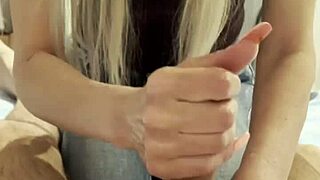 stepsister, help me cum with that beautiful massage and small tits 😍