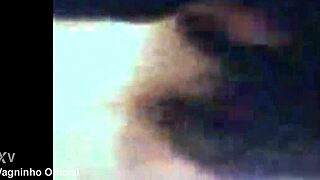 Vagninho pegando a novinha gostosa de quatro in bareback doggystyle