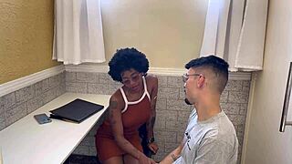 헬스장 리셉셔니스트랑 떡치면서 운동과 건강에 대한 캐주얼 대화에 집중해