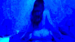 بيبي قطيعة تقذف راكبة الزب POV ثم كريم باي