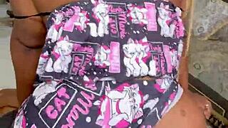 vecina cachonda engaña a su marido con el vecino, getting rough creampie from big black cock.