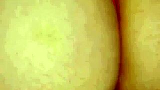 Amoosina cums on white ass in airport toilet.