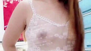 Ngentot Memek Sempit Istri Hampir Muncrat Di Dalam