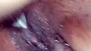 She couldn't control her pussy squirting during the session