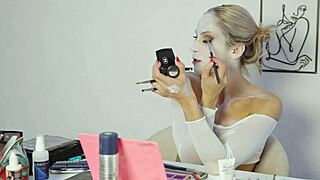 Harley Quinn makeup tutorial by Miss Daisy Diamond