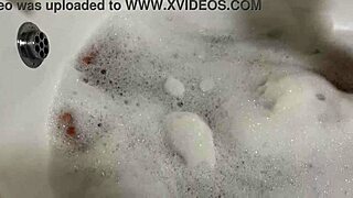 Milf sings while bathing in the bathroom