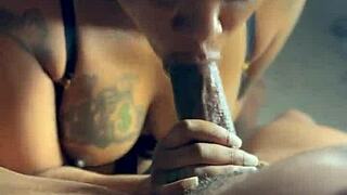 可愛い黒ギャルが巨根チンポしゃぶり！