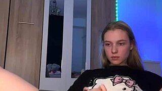 Fingering pink perfect pussy with big dildo on webcam