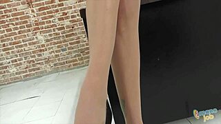 dava foxx wants to help you with your big cock using her hands?