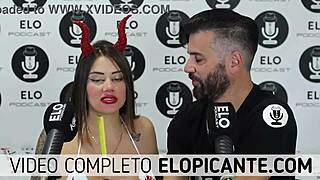 elo podcast le pasa el hielo por las tetas a sara blonde