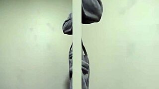 slut shows off her body 2