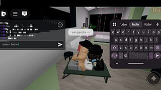 G�tica Peituda Fez Um Sexo A Tr�s Na Casa Dos Pa�s - Brookhaven