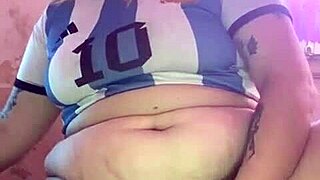 can you see this argentinian fucking herself until squirting?