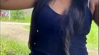 Le Ofrezco Dinero A Una Venezolana A Cambio De Que Me Deje Follarla En Publico