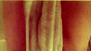 Cassie manda messaggi hot dal bagno