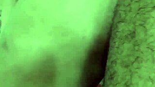 mulher do corno gozando pelo cus� no cu da mulher do corno