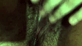 Adoro Esfregar Minha Bucetinha Virgem