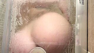Shower Addicted Anal Adventures