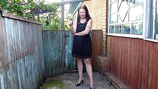 curvy milf enjoys smoking and outdoor peeing fetish