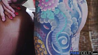 ebony tina fire in big tit scene