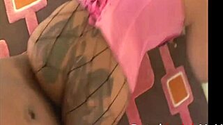 Stacked Black Girl Enjoys Casual Interaction With Friend