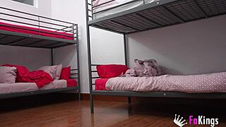 Pemilik kos horny Valeria Del Rio tes kasur baru ngentot cepat dan naik kontol