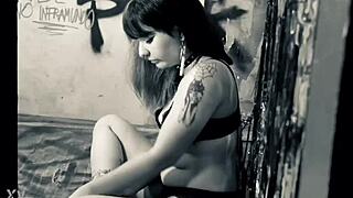 Jerk to my pretty small feet