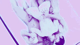 La diosa Angelina es una bomba rusa caliente con un cuerpo pequeño increíble