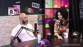 Negra gostosa e safada chupando o pau da transsexual deixando todo molhadinho - melissa leal watch on sheer red 😈