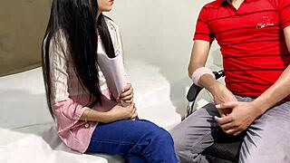 Fată desi virgină de birou primește futut hardcore de la șef