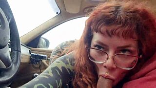 Sexo oral no carro do pai com moaning e teasing 😍