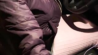 Fremmed kvinde jeg tog fra vejen suger mig af