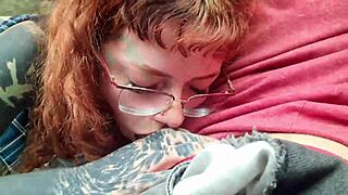 Sexo oral no carro do pai com moaning e teasing 😍