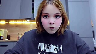 furiyssh performs a cute mugbang session