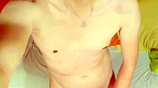 Masturbándome usando mi nuevo sombrero in solo skinny session