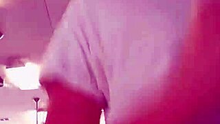 simple gym exercise selfie