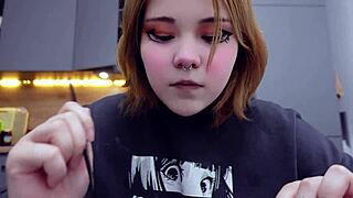 furiyssh performs a cute mugbang session