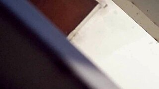 vizinha gemendo enquanto leva pau no voyeur