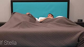 Mature stepsiblings share a bed, going hardcore