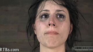 Аматери се гмуркат в яростен садомазохизъм