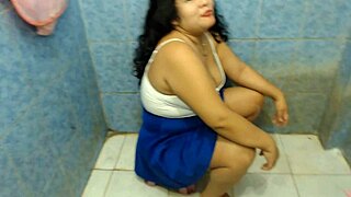 El Mejor Video De Dos Hermanastra Meando Una A La Otra Y Siendo Ambas Orinadas Por El Marido Terminando Tomando Una Ducha Lesbica Juntas Despues Del Trio?