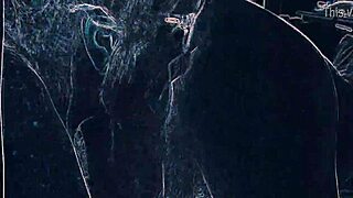 Yoğun Duygular Canlı Kulüp Işığında Tutkulu Makat Yalama ve Saksoyla Kabarıyor