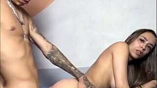 Beni karısını sikerken yakaladı ve deli gibi sinirlendi