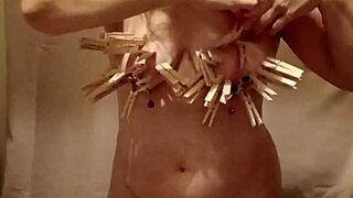 esclave f autoseance pinces et ceinture