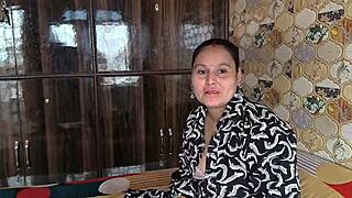 Desi Puja Bhabhi gets fucked in the river 😍