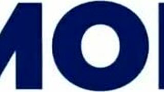 British Teen Discovers Squirting Pleasure