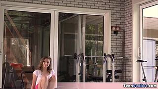 CANDICE'S WORKOUT IS TOO SEXY!