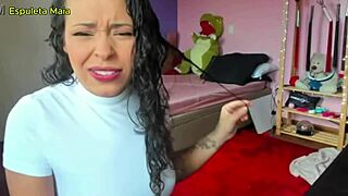 Novinha Gostosa Showing Her Natural Little Tits with Passion