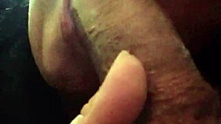 chupetona mamando rico su verga favorita con mascara exotica